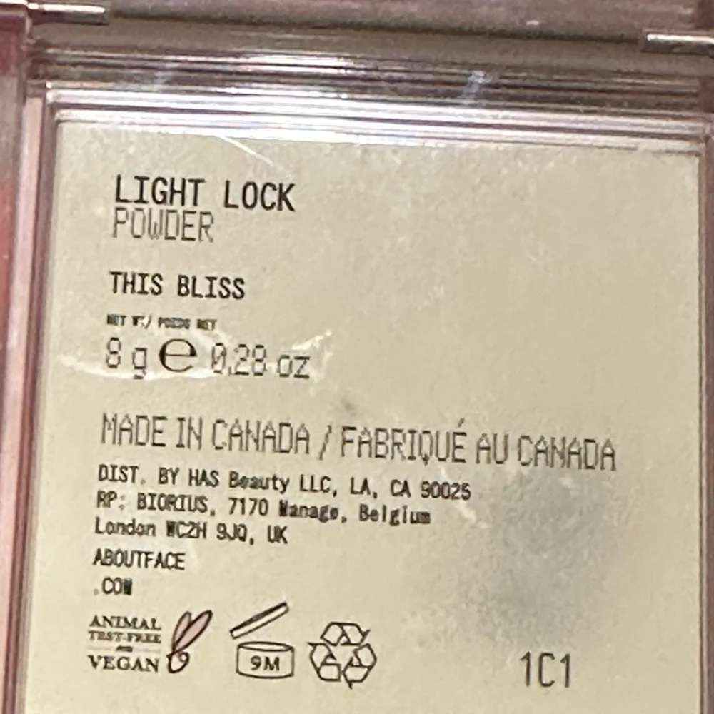 about-face Light Lock Powder Highlighter - Picture 3 of 3